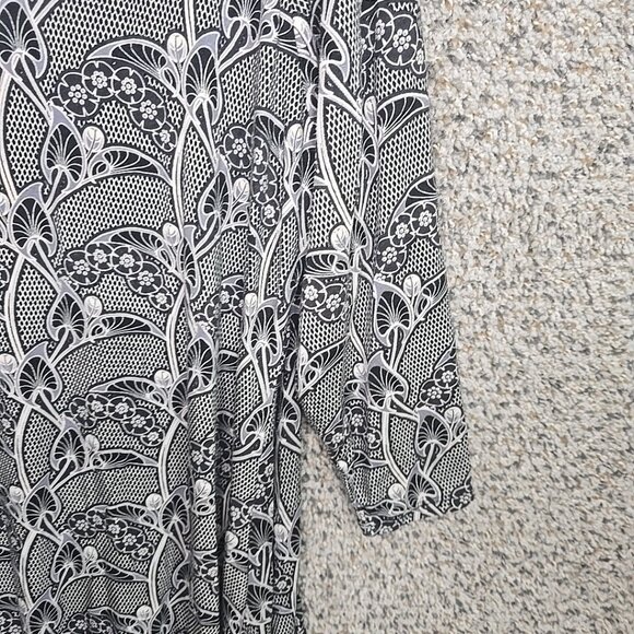 Rose & Olive Top Womens Plus 1X Black Printed Tunic V Neck Casual Ladies - Picture 2 of 7